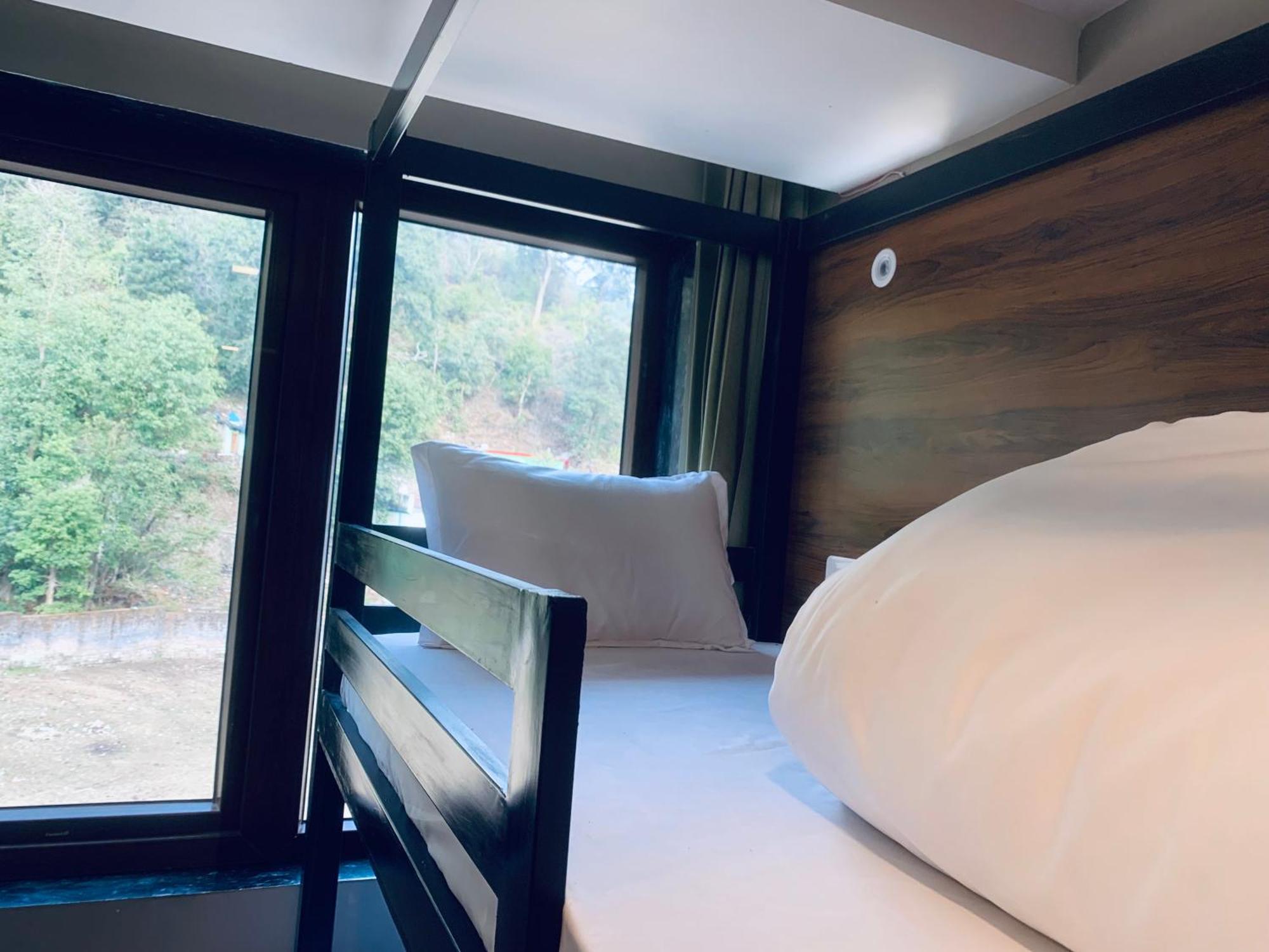 Hotel & Hostel Vimal Ganga Ришикеш Экстерьер фото